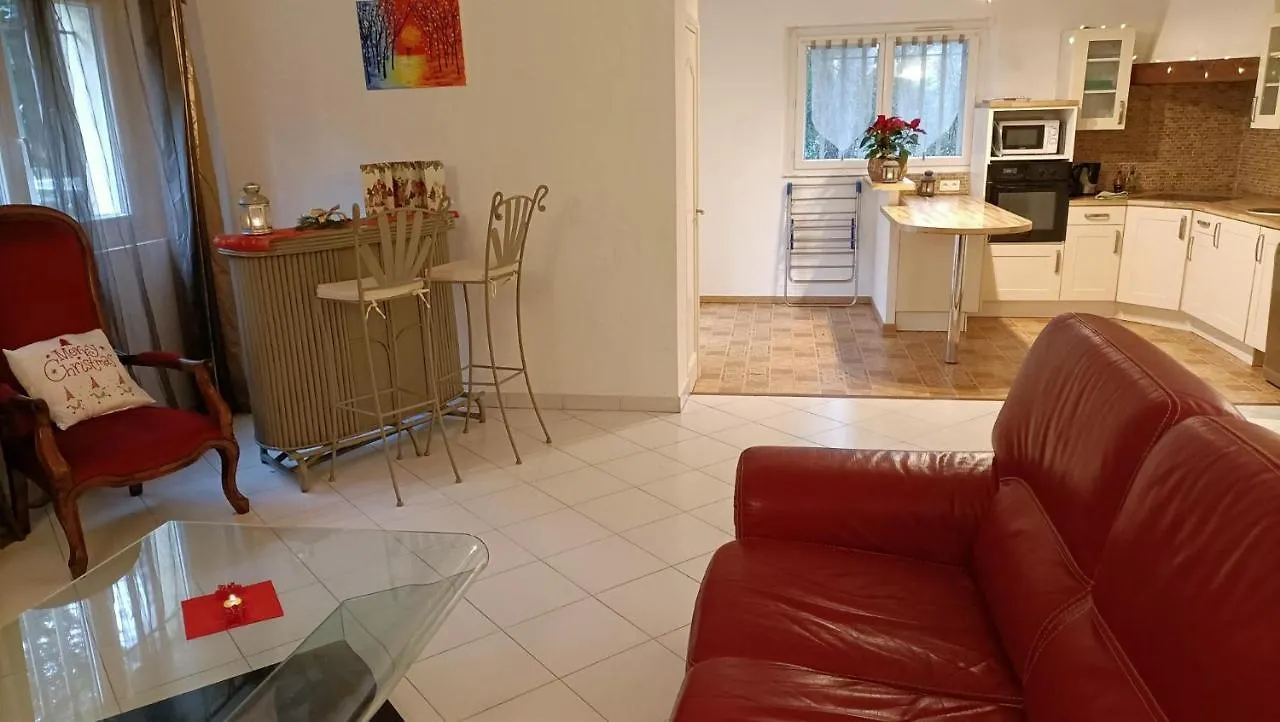 Location Rez de maison dans quartier charmant Saint-Raphaël 0*,