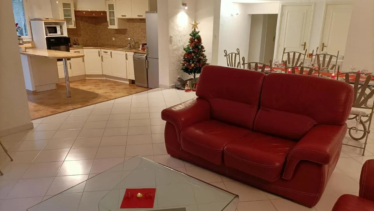 بيت للعطل Location Rez De Maison Dans Quartier Charmant Saint-Raphaël فرنسا