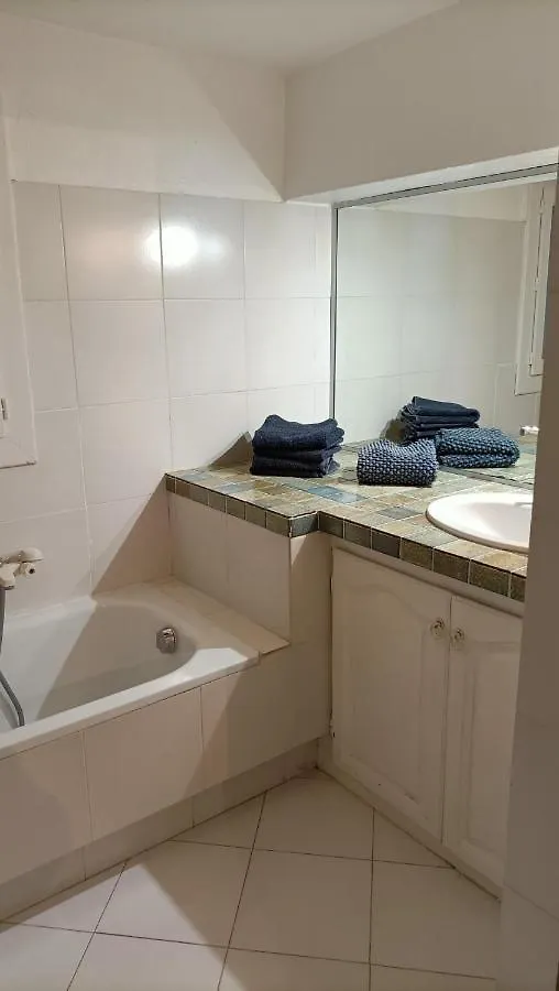 Location Rez De Maison Dans Quartier Charmant Saint-Raphaël فرنسا